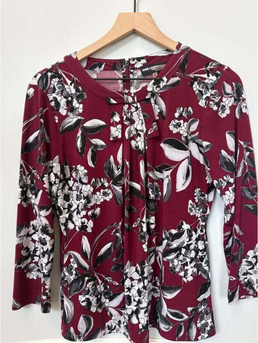 Karl Lagerfeld Paris Floral Bow Neck Top Size S